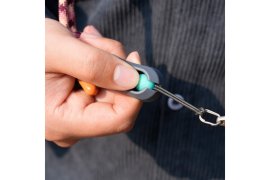 Popruh pro dalekohled Leofoto L-CS-201 04.jpg