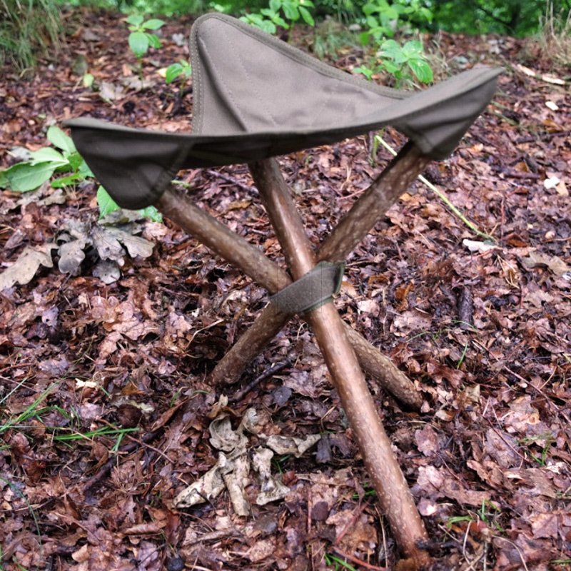 Sitzgelegenheit / Dreibein Jubö Bushcraft