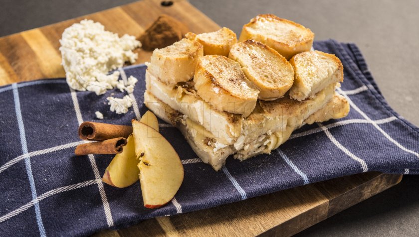 Žemlovka mit Äpfeln und Zimt Adventure Menu