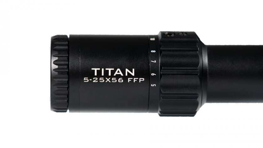 Zielfernrohr Element Titan 5-25x56 FFP EHR-2D MOA